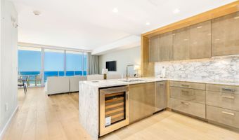383 Kalaimoku St 3503, Honolulu, HI 96815