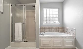 1807 SW Pine Ave, Bentonville, AR 72713
