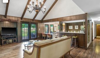 56 Meadowbrook Country Club Est, Ballwin, MO 63011