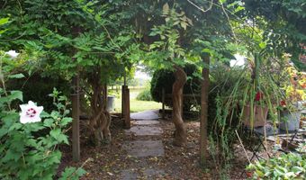 40 N Shore Rd, Absecon, NJ 08201