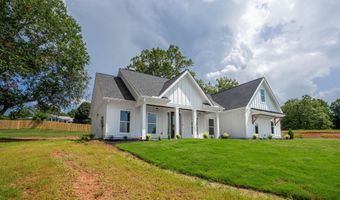 135 Oak Terrace Dr, Baldwin, GA 30511