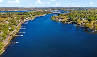 166 New Meadow Rd, Barrington, RI 02806