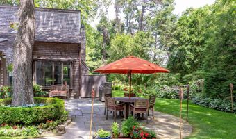 29 Sturgis Ln, Barnstable, MA 02630