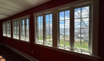 11 Treat St, Belfast, ME 04915