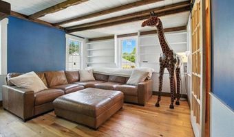 817 Riverside Dr, Augusta, ME 04330