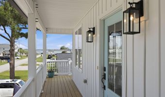 220 Pelican Dr, Atlantic Beach, NC 28512