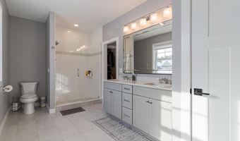 22 Sunrise Cir, Auburn, NH 03032