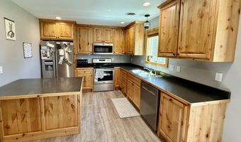 379540 N Shore Dr, Aberdeen, SD 57401