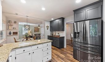 8520 Golf Ridge Dr, Charlotte, NC 28277