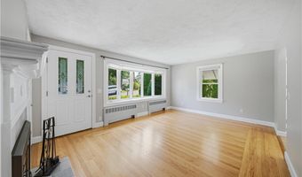 33 Shirley Dr, Cumberland, RI 02864