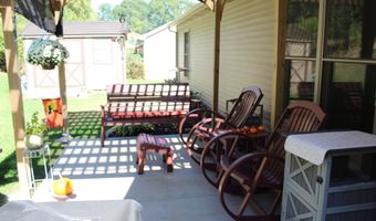 811 Thomas Dr, Angola, IN 46703