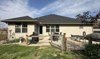 416 Brittany Ct, Aurora, MO 65605