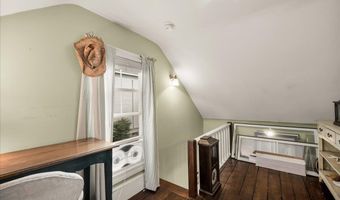 23 Commercial St, Belfast, ME 04915