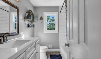 23 Pelican Dr, Bayville, NJ 08721