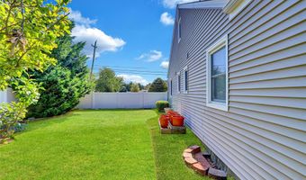336 Richmond Ave, Amityville, NY 11701