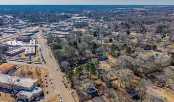 201 College St, Batesville, MS 38606