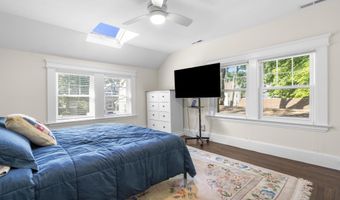 20 Bradley Ave, Branford, CT 06405