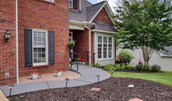 200 AVALON Ln, Anniston, AL 36207