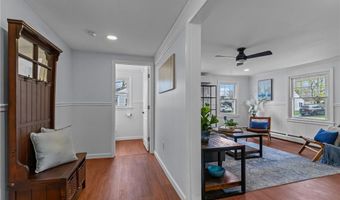 4 Sherbrooke Rd, Barrington, RI 02806