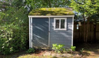 21 Carpenter Ave, Barrington, RI 02806