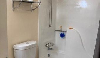 615 Broadway 11, Amityville, NY 11701