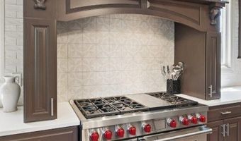 3 Buckingham Rd, Bayonne, NJ 07035