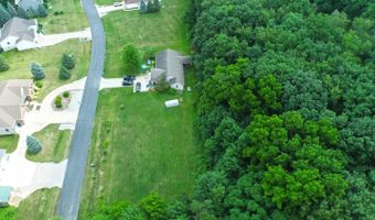 3079 Hillview Dr, Adrian, MI 49221