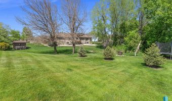 608 N Riverwood Cir, Brandon, SD 57005