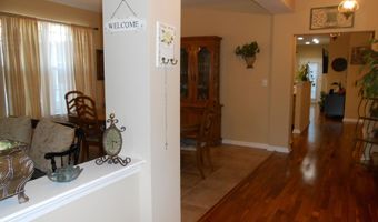 4 Hidden Lake Cir, Barnegat, NJ 08005