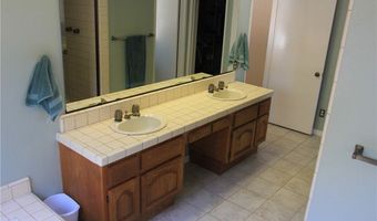 520 Woodland Hills Dr, Escondido, CA 92029