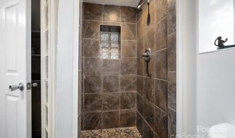 5 Arbutus Rd, Asheville, NC 28805