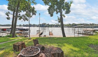 42385 N Woodbine Ave, Antioch, IL 60002