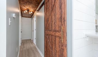 6438 KNOLL HILL Dr, Berlin, MD 21811