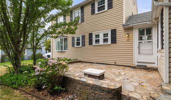 10 Pelham Pkwy, North Providence, RI 02911
