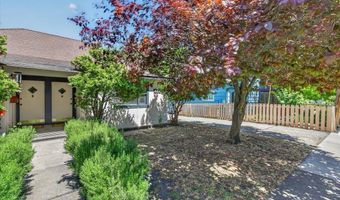 457 C St, Ashland, OR 97520