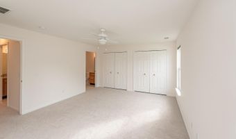 2800 S Knightsbridge Cir, Ann Arbor, MI 48105