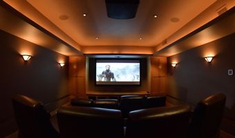 99 Granite St, Ashland, OR 97520