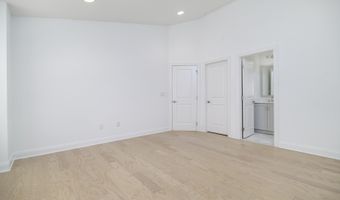 15 E Cross Trl 15, Danbury, CT 06810
