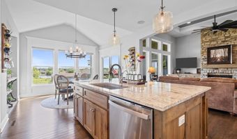 4313 Lakeview Ter, Basehor, KS 66007