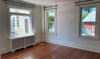 5 Ellwood Pl, Newport, RI 02840