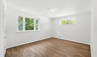 9831 SINGLETON Dr, Bethesda, MD 20817