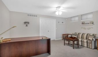 305 Arbor Glen Dr, Ballwin, MO 63021