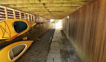 275 Boston Neck Rd, Narragansett, RI 02882