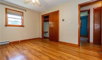 16 Pennsylvania Ave, Jamestown, RI 02835