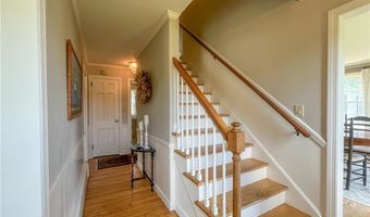 9 South Dr, Middletown, RI 02842