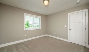 506 NW Ridgeline Dr, Ankeny, IA 50023