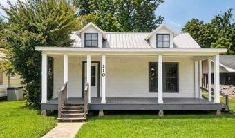 210 5th St, Abbeville, LA 70510