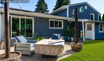 489 1st St, Antioch, IL 60002