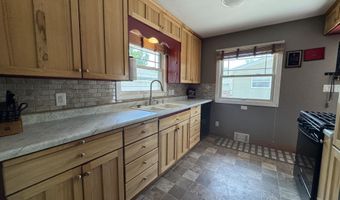 1711 S Lloyd St, Aberdeen, SD 57401