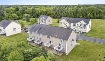 15 Shaker Heights Ln, Chester, NH 03036